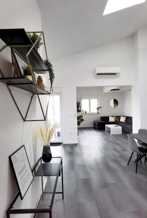 Ližnjan Apartments Bora מראה חיצוני תמונה